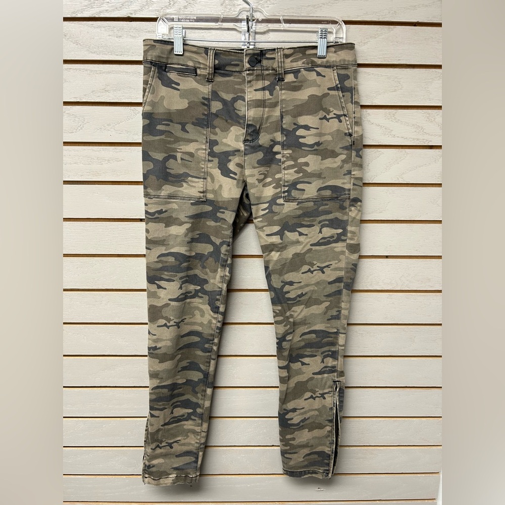 Sanctuary Camouflage Surplus Capri Pants